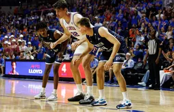 Olivier Rioux (2m36) dans l’histoire du basket américain !