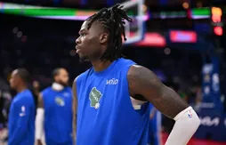 Les Bucks gardent Chris Livingston