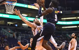 Les Nuggets restent invaincus à Phoenix