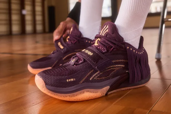 La Anta Kai 1 « Crown Jewel », un nouveau bijou pour Kyrie Irving