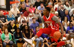Le dunkeur du jour : Derrick Jones survole le City of Palms Dunk Contest