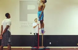 Jeremy Evans (Utah Jazz) bat le record du saut le plus haut
