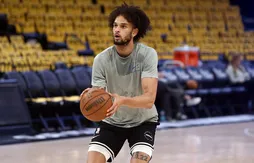 Dereck Lively II entre rééducation et mentorat