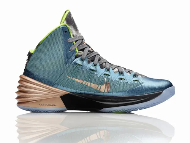 Kyrie Irving Hyperdunk 2013