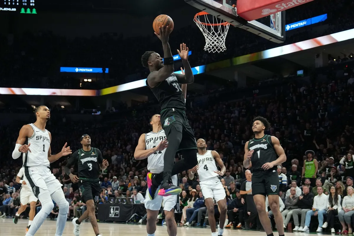 Julius Randle et les Wolves