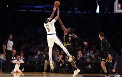 Malgré le retour de Stephen Curry, les Lakers arrachent un précieux succès face aux Warriors