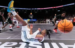 Glissades à la pelle et blessure : le parquet LED de la Big 12 fait un flop