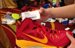 Nike : premières photos volées pour la Hyperdunk 2014 et la Air Max Hyperposite 2