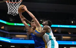 Un “sept pieds” au camp des Warriors