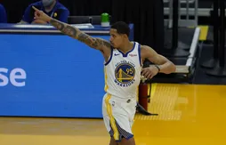 Juan Toscano-Anderson présente le trophée Larry O’Brien au président mexicain