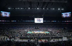 Les Warriors explosent les Spurs devant 68 323 spectateurs !