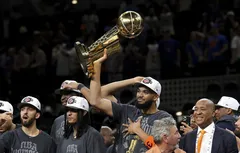 Karl-Anthony Towns, un hommage fort à ses parents et aux Wolves