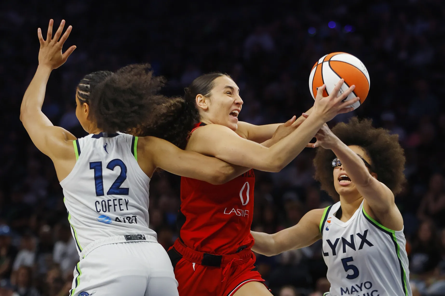 Les Lynx résistent jusqu'au bout au Fire de Carla Leite