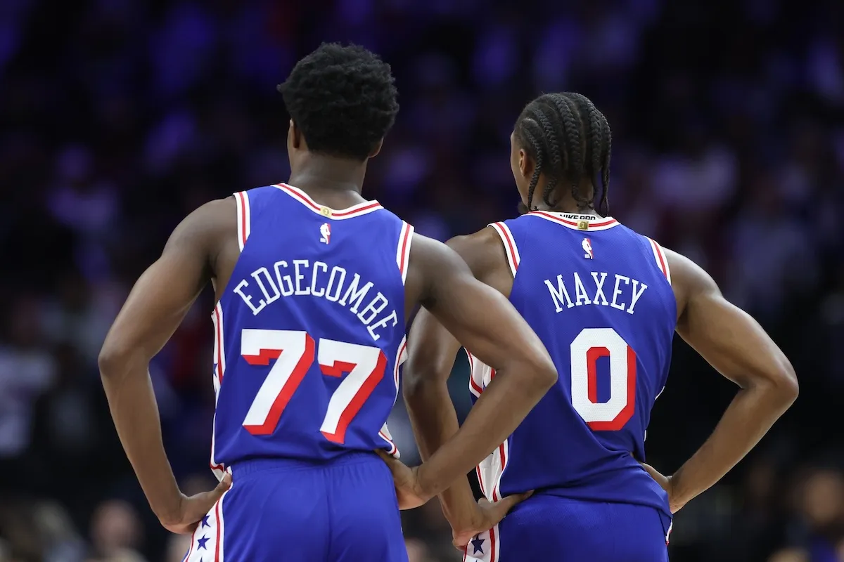 VJ Edgecombe et Tyrese Maxey