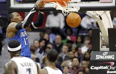 Une pluie de dunks pour fêter les 40 ans de Dwight Howard