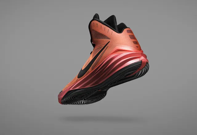 Fa14_SNP_BB_Lunar_Hyperdunk_Back_Angle_001_30645