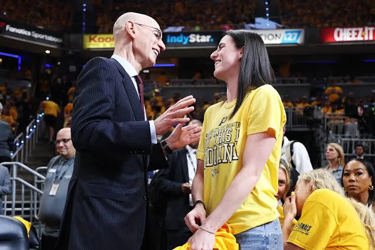 Adam Silver et Caitlin Clark