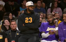 LeBron James plus actif en coulisses que sur le banc