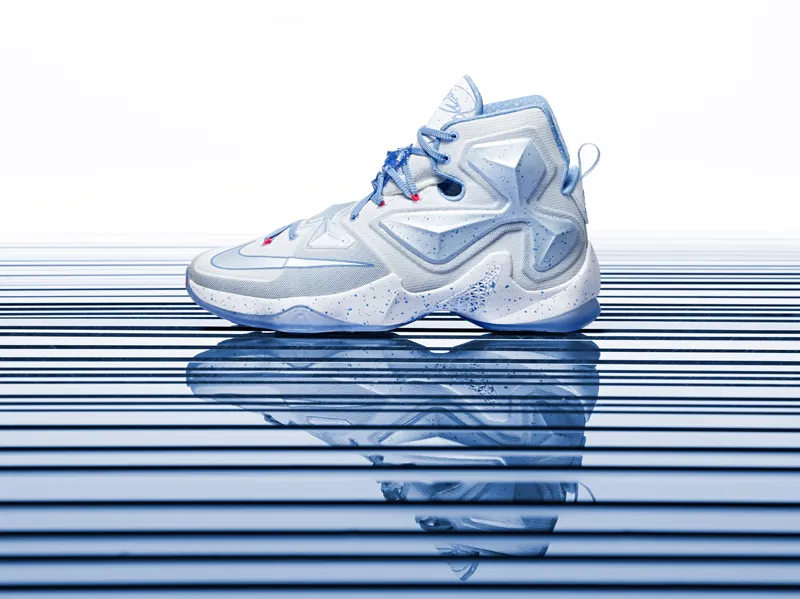 15-600_Nike_Holiday_LeBron_13_Hero-01_50820