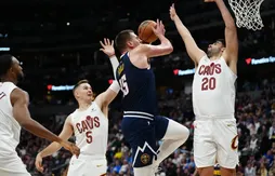 Nikola Jokic voit triple et les Nuggets écrasent les Cavaliers