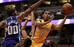 Les jeunes Lakers renversent les Kings