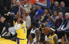 Pour sa première avec les Lakers, Anthony Davis s’amuse avec les Warriors