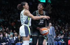 Azzi Fudd croque le Liberty à New York