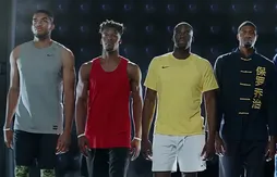 Publicité : Kevin Durant dans son bain pour NBA 2K17