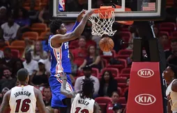 Joel Embiid n’a pas peur de se frotter à Steven Adams pour son premier match officiel