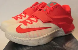 Nike : Kevin Durant en orange pour Noël