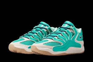 Une KD 18 « Wanda Pratt » en bleu turquoise