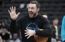 Tout juste coupé par les Hornets, Pat Connaughton s’engage… avec les Hornets