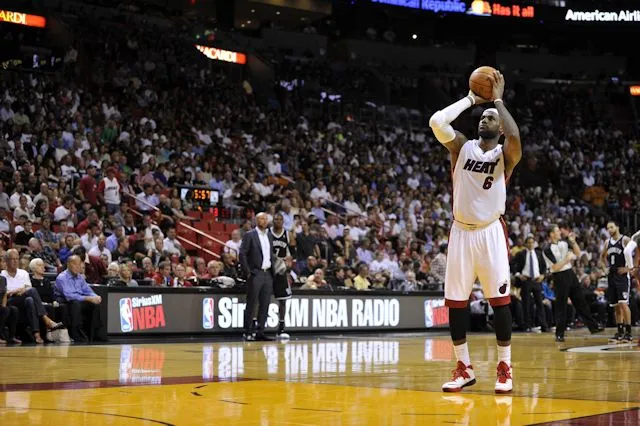 lebron-james-lancer-franc