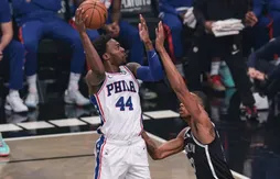 Propulsé titulaire, Paul Reed reçoit les félicitations de ses coéquipiers