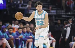 Vasilije Micic prend son mal en patience chez les Suns