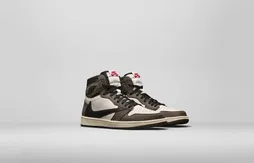 Swoosh retournée et poche : voilà la Air Jordan 1 de Travis Scott