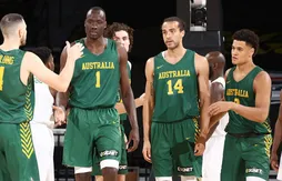 En feu à 3-points, l’équipe B de l’Australie s’amuse avec le Nigeria
