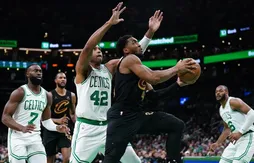 Avec autorité, Donovan Mitchell et les Cavaliers prennent l’avantage du terrain !