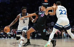 Les Wolves lancent leur année par une victoire à Miami