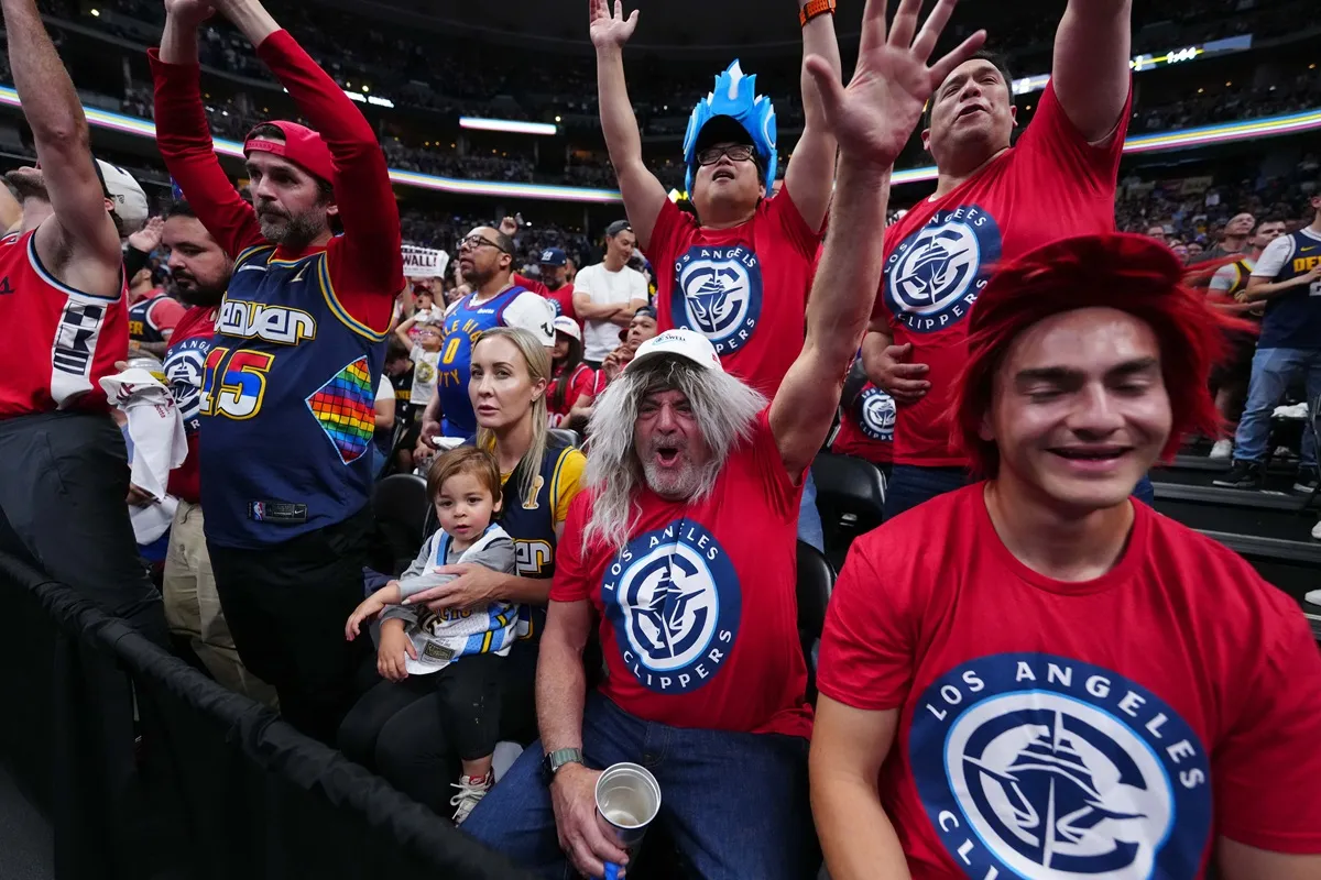 Clippers Wall