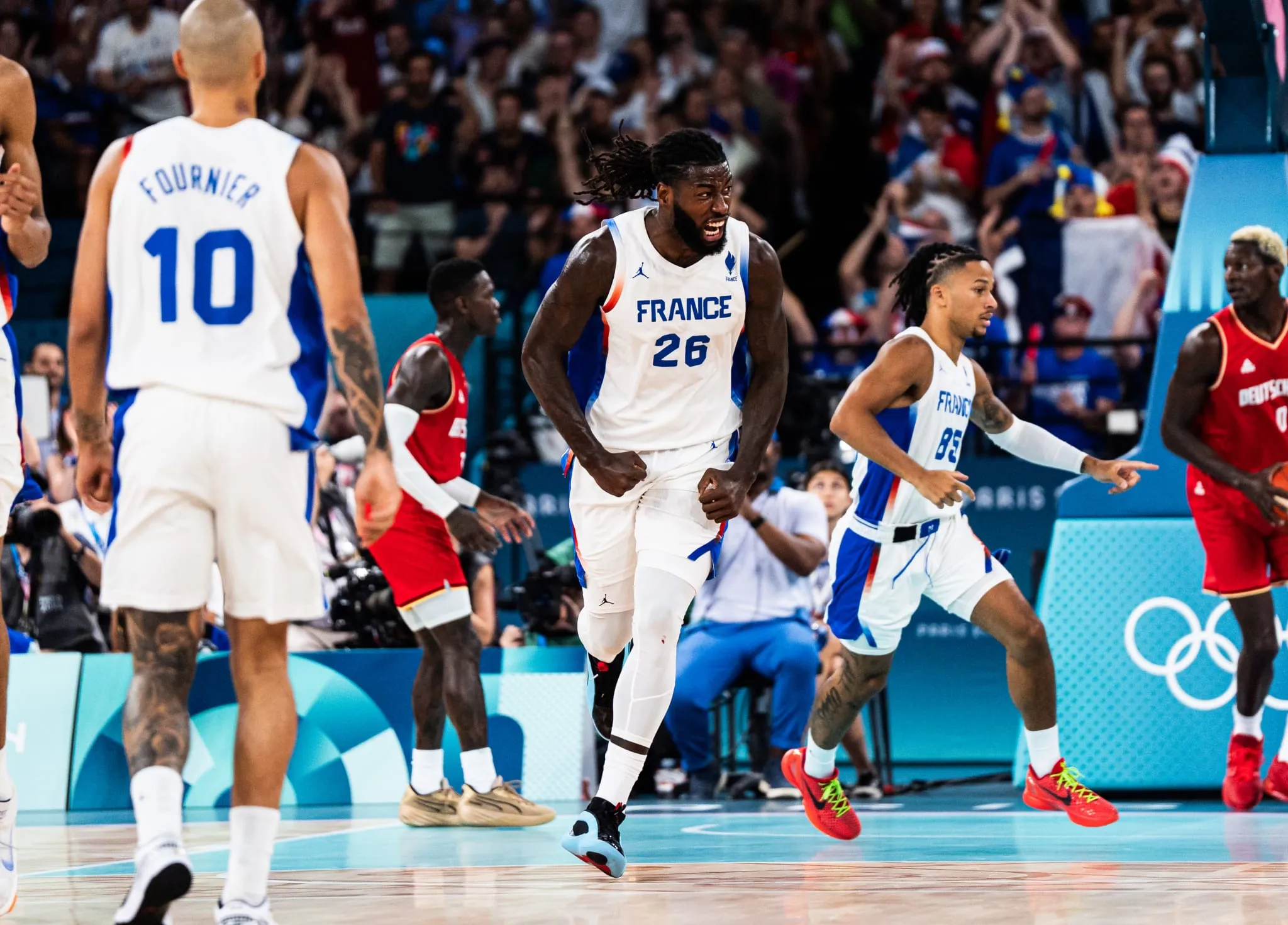 Mathias Lessort et les Bleus