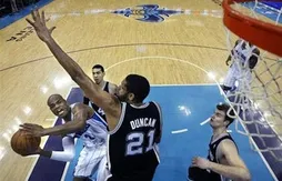 Tim Duncan clutch ; Tony Parker en mode record