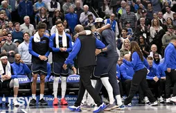 Les Mavericks perdent Kyrie Irving pour la saison !