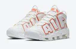 Coucher de soleil sur la Nike Air More Uptempo