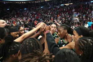 Les Sparks s’imposent de justesse à Portland