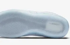 Nike : encore un coloris noir (et rose) pour la Kobe 11