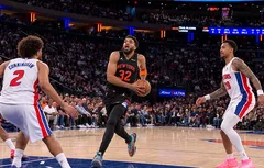 Les Knicks triomphent des Pistons pour leur premier succès