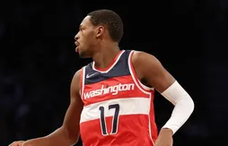 Joel Ayayi signe avec le Magic