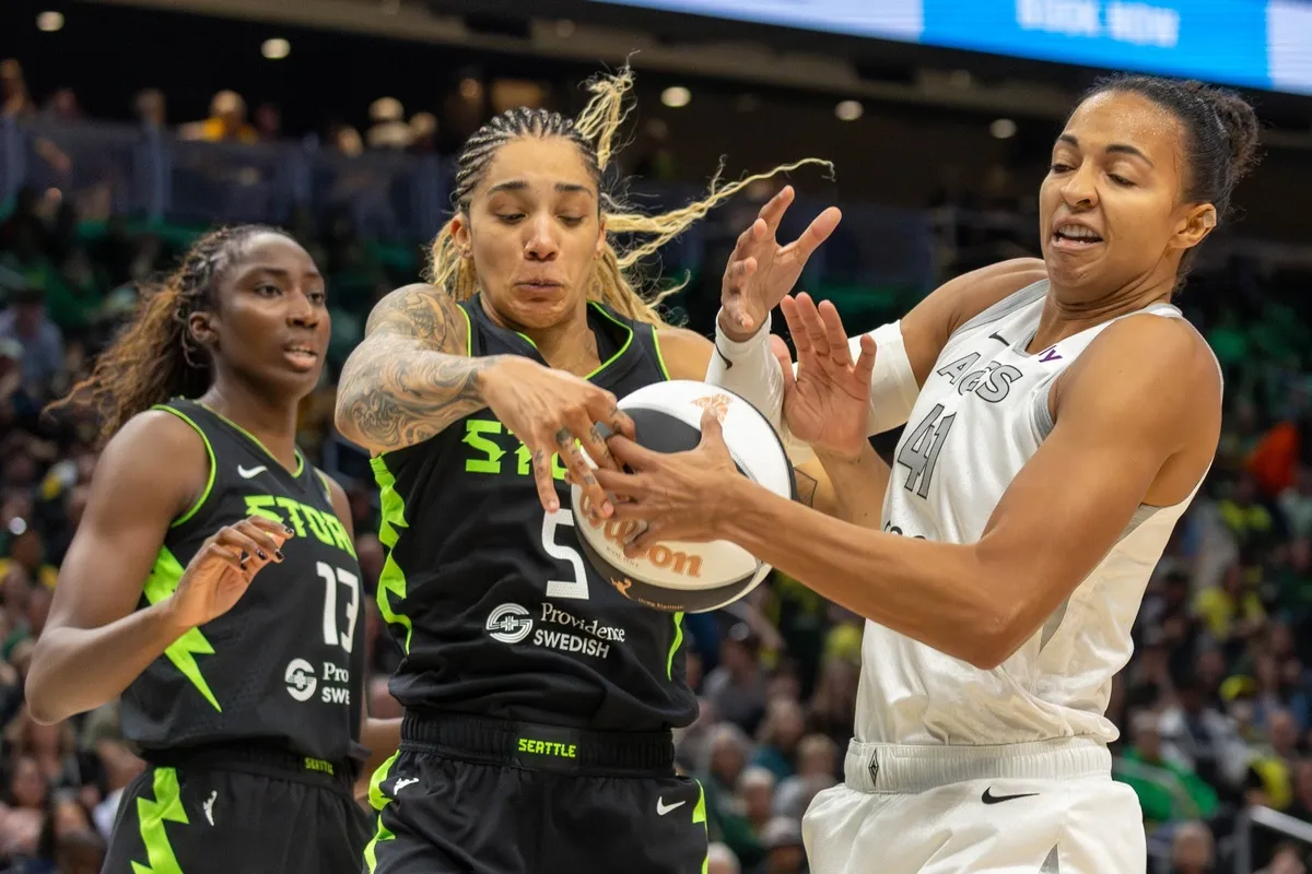 Gabby Williams et Dominique Malonga ratent le hold-up face aux Aces