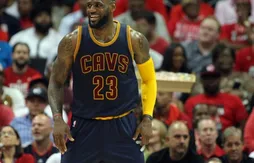 Le MVP de la nuit : LeBron James, trop vite, trop haut, trop fort
